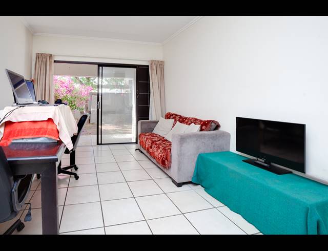 1 BEDROOM APARTMENT FOR SALE IN LONEHILL